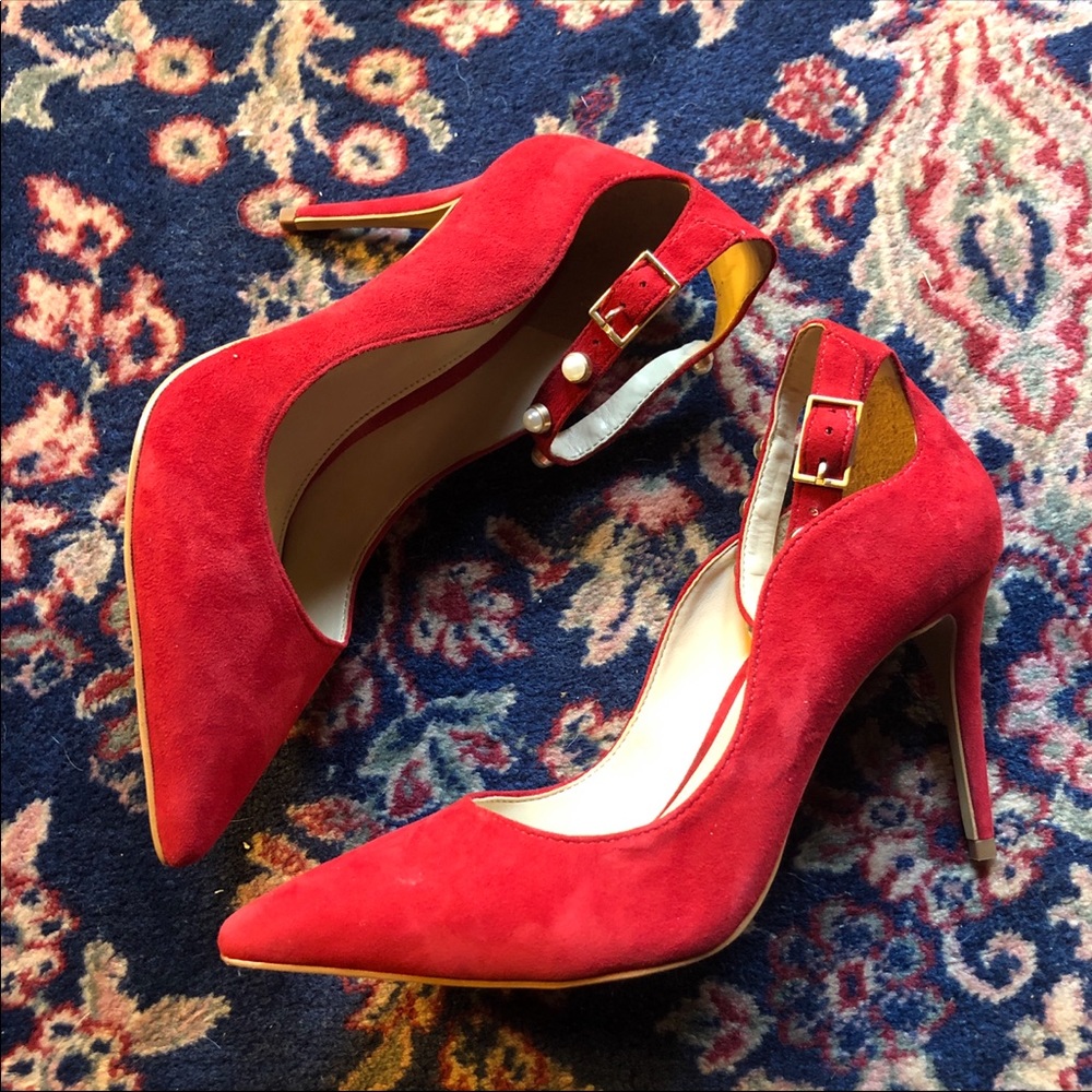 New red heels by Vince Camuto 8.5